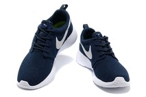Темно-синие мужские кроссовки Nike Roshe Run на каждый день